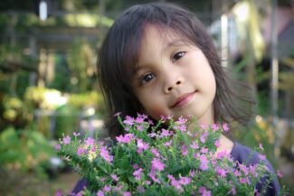 Светодиодные фитосветильники: Учим детей заботе о растениях в круглый год