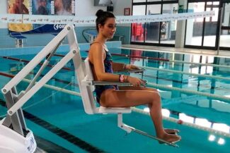 Специальные устройства для инвалидов в бассейне